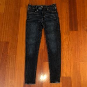 Dark wash American Eagle jeans!